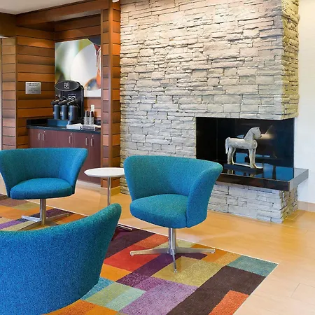 Fairfield Inn & Suites Lexington Keeneland Airport